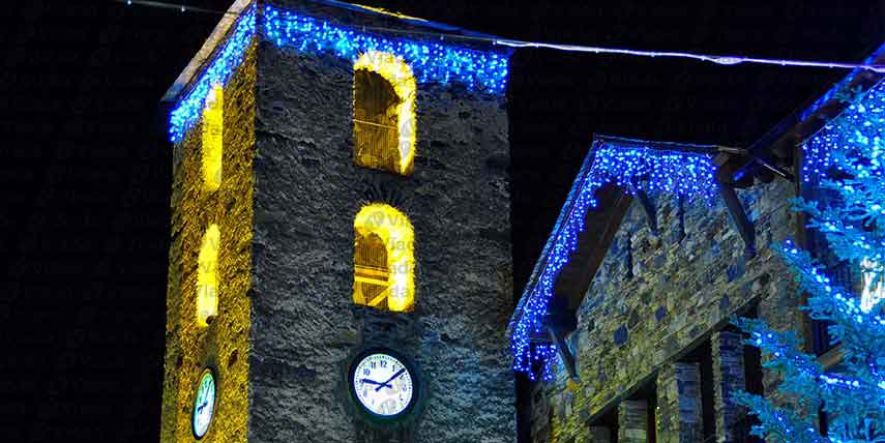 Cornisa Iglesia Con Cortinas De Estalactitas 1